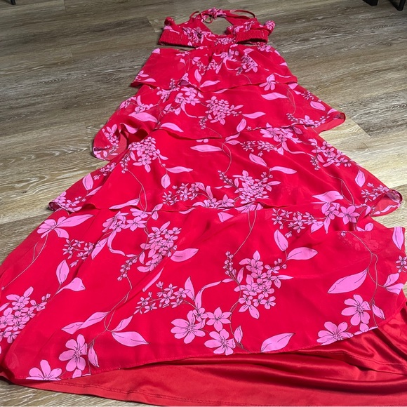 EXPRESS Floral Tiered Maxi Dress - Picture 3 of 5